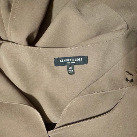 ✨ Kenneth Cole Reaction Sleeveless Blouse | Size XS | Tan | EUC - Picture 3 of 4